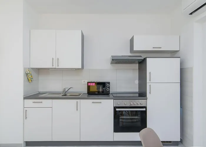 Marina Apartman Postira